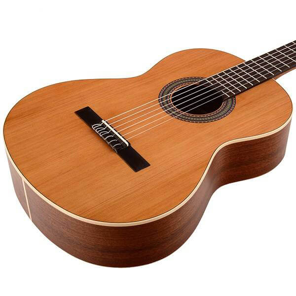 گیتار الحمبرا مدل z nature از انواع گیتارهای خوب