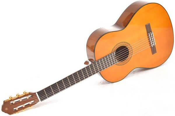 گیتار یاماها c70 در راهنمای خرید گیتار